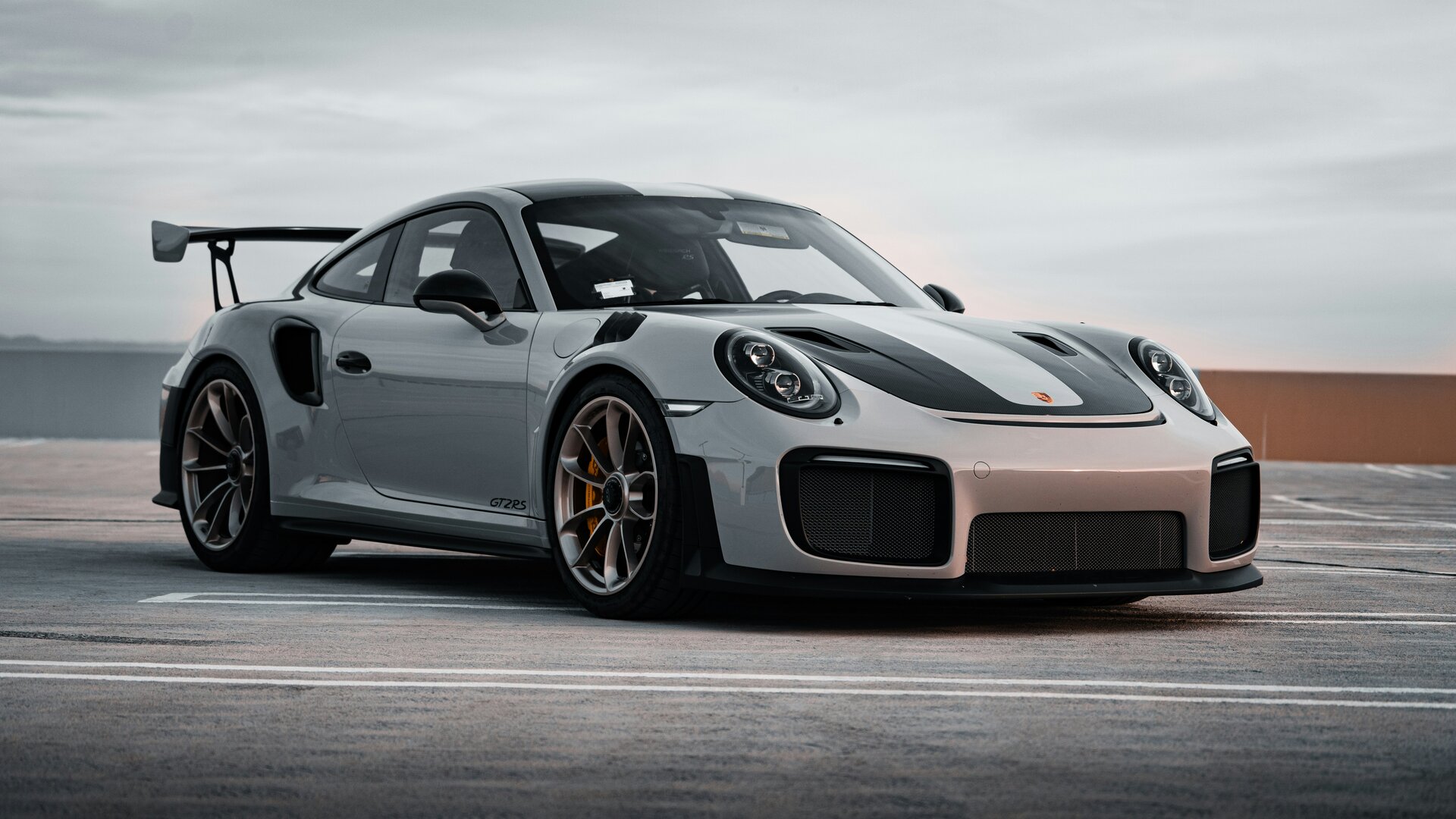 Dealer website vehicle sales imagery